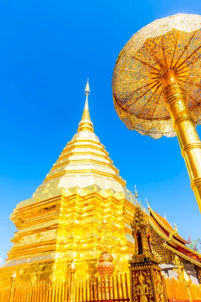 Gouden pagode prachtige architectuur — Stockfoto