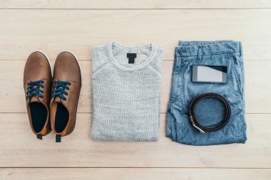 Üst görünüm moda erkekler için ayarla