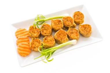 derin yağda kızartılmış yengeç eti rulo