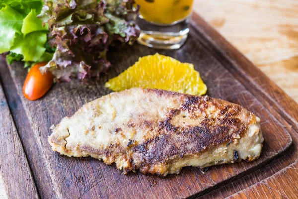 Sebze ile kaz ciğeri biftek