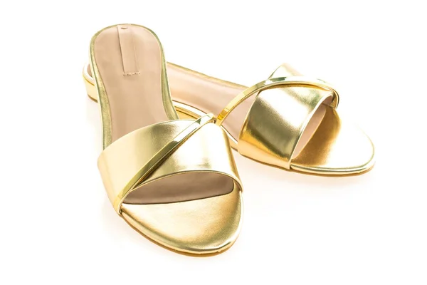 Hermosos zapatos de sandalia de oro —  Fotos de Stock