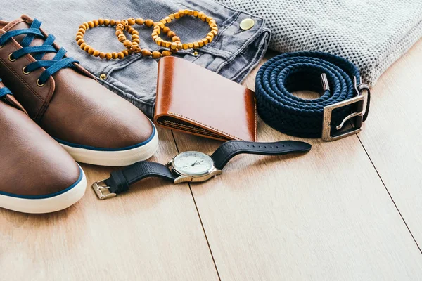 Güzel erkek moda ayakkabıları 