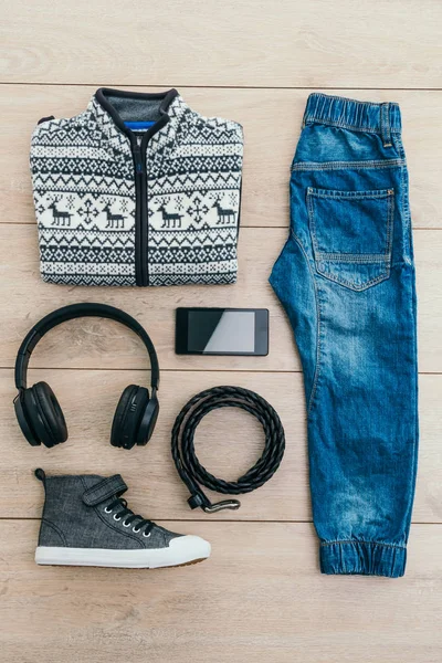 Moda için genç çocuk ayarla