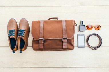 Güzel moda erkekler için ayarla