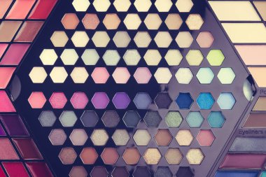 Güzel göz farı ve dudak parlatıcısı kozmetik