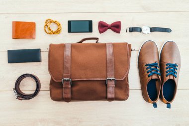 Güzel moda erkekler için ayarla