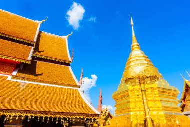 Altın Pagoda Wat Phrathat Doi Suthep güzel mimarisinde