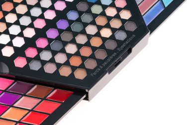 Güzel göz farı ve dudak parlatıcısı kozmetik