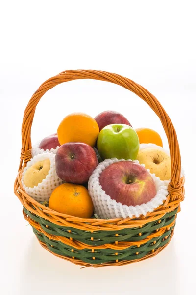 hasır sepet meyve ile