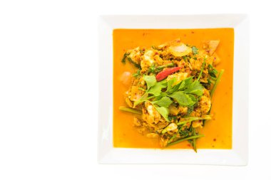 Kızartılmış Yengeç köri ile karıştırın