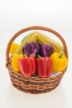 sebze ile hasır sepet