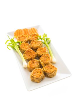 derin yağda kızartılmış yengeç eti rulo 