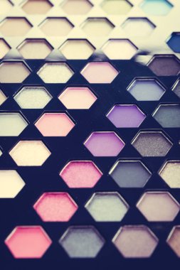 Göz farı kozmetik kadar kapatın