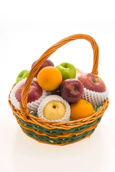Cesta de frutas maduras — Fotografia de Stock