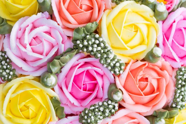 Bella torta di fiori colorati — Foto Stock