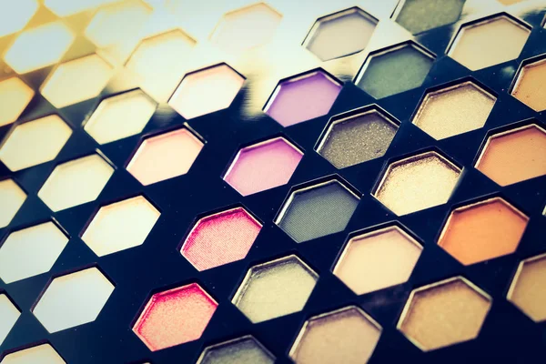 Göz farı kozmetik kadar kapatın