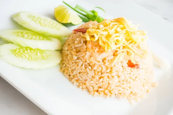 Nasi goreng dengan udang — Stok Foto