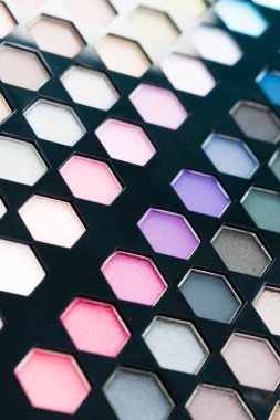 Göz farı kozmetik kadar kapatın