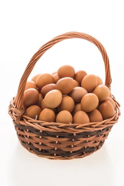 Sepet içinde taze yumurta — Stok fotoğraf