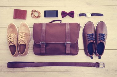 Güzel moda erkekler için ayarla
