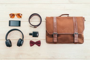 Güzel moda erkekler için ayarla