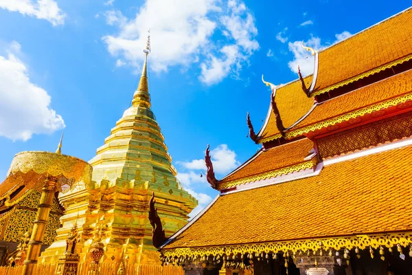 Altın Pagoda güzel mimari — Stok fotoğraf