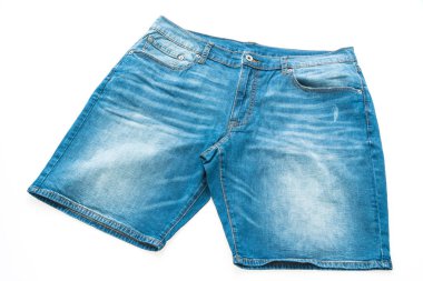 Kısa kot pantolon