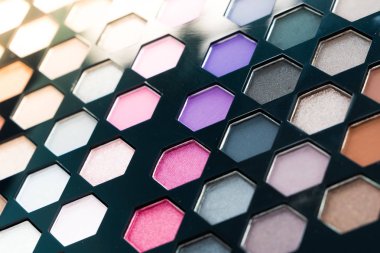 Göz farı kozmetik kadar kapatın