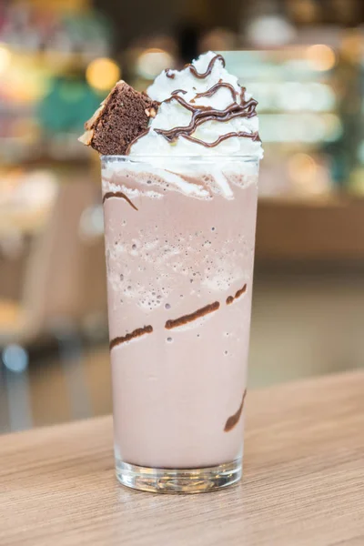 Schokoladen-Smoothie mit Brownie — Stockfoto