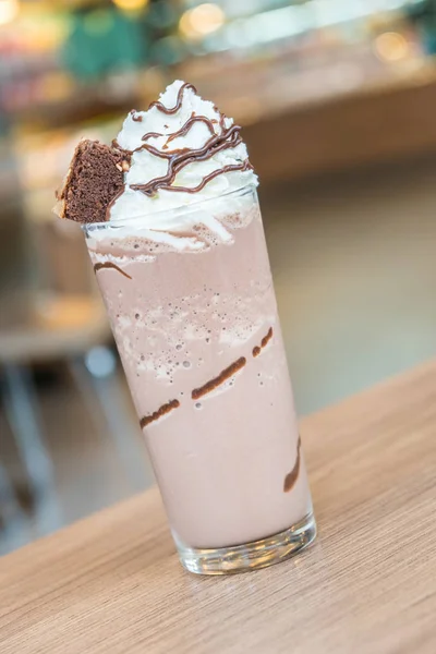 Frullato al cioccolato con brownie — Foto Stock
