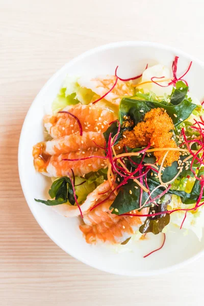 Shrimp salad with sweet sauce — Stock Photo, Image