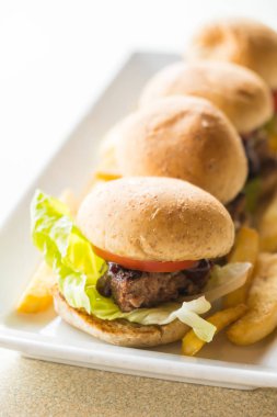  Mini sığır eti burger