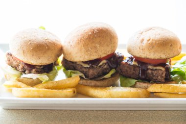  Mini sığır eti burger