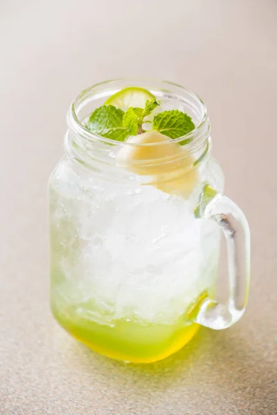 Succo di mela e limone — Foto Stock