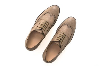 Erkek yeni ayakkabıları