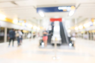 Metro İstasyonu'na bulanıklık