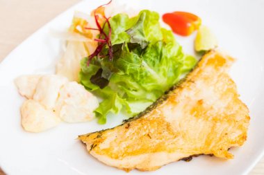 Sebzeli balık biftek 