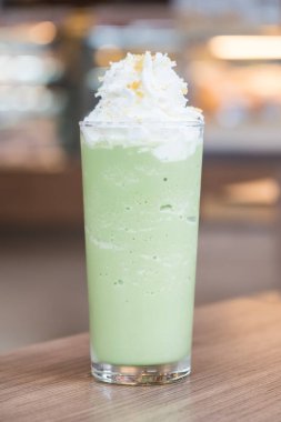 yeşil çay smoothie