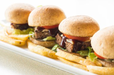 Mini sığır eti burger 