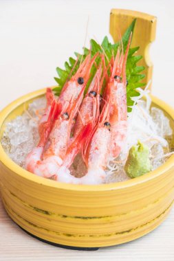 Ham ve taze karides sashimi