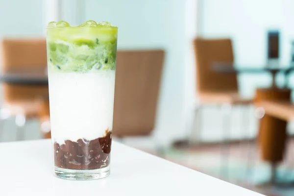 Té verde de macha helado con leche —  Fotos de Stock