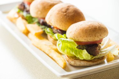  Mini sığır eti burger 