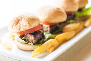 Mini sığır eti burger 