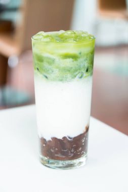 Buzlu macha yeşil çay kahve