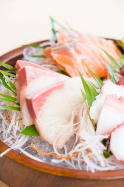 Ham taze sashimi balık