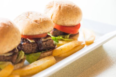 Mini sığır eti burger 