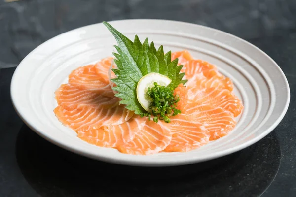 Syrové čerstvý losos sashimi — Stock fotografie