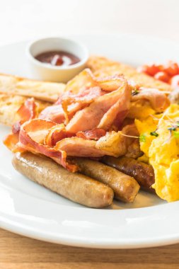 yumurta ile İngiliz kahvaltısı 