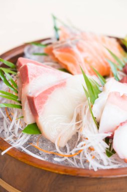 Ham taze sashimi balık