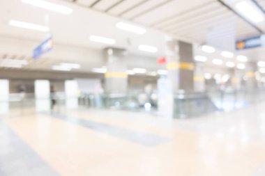 Metro İstasyonu'na bulanıklık